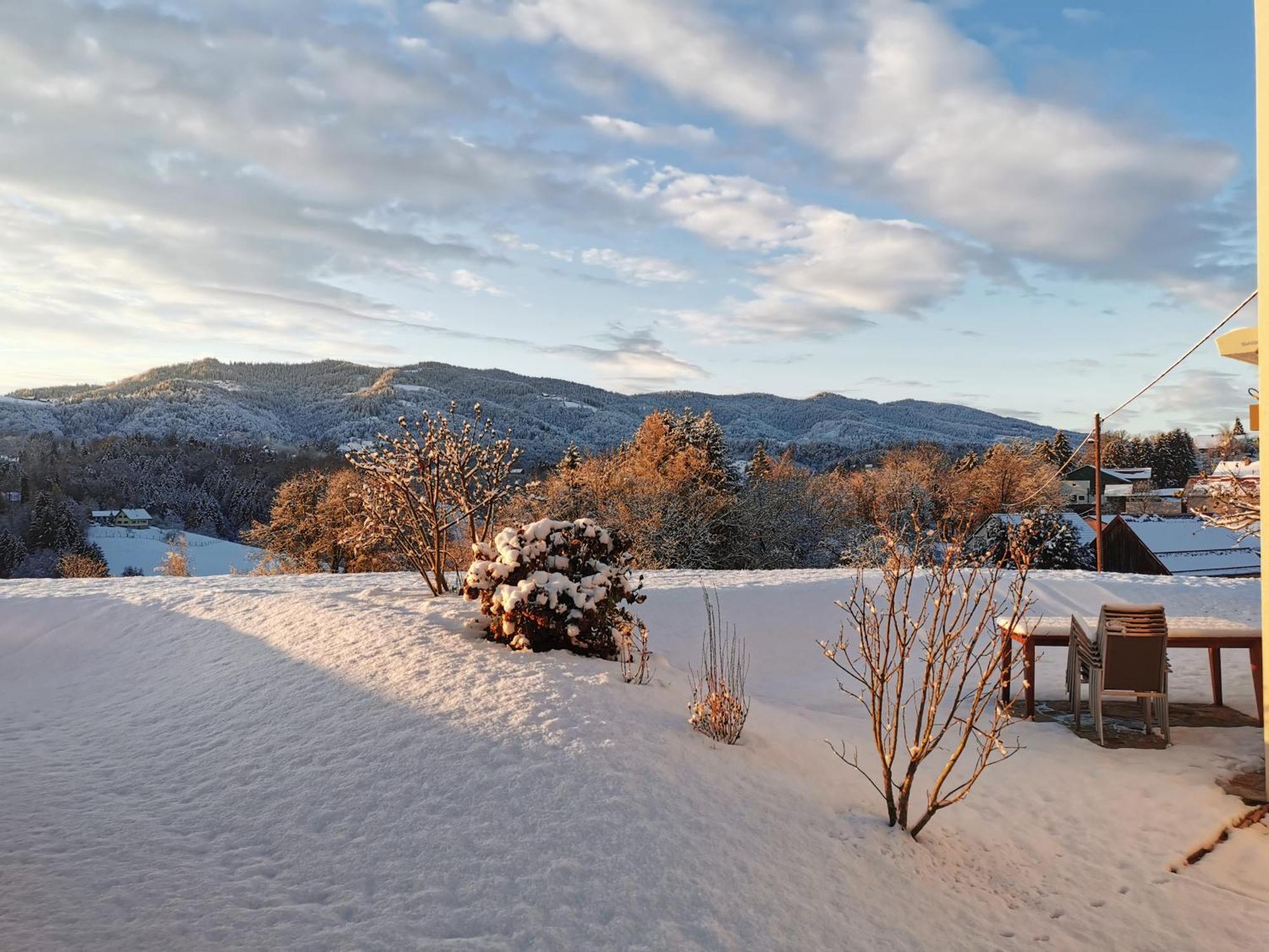 Traumhaftes Ferienhaus Am Lateinberg - 8455 Eibiswald Suedsteiermark Luaran gambar